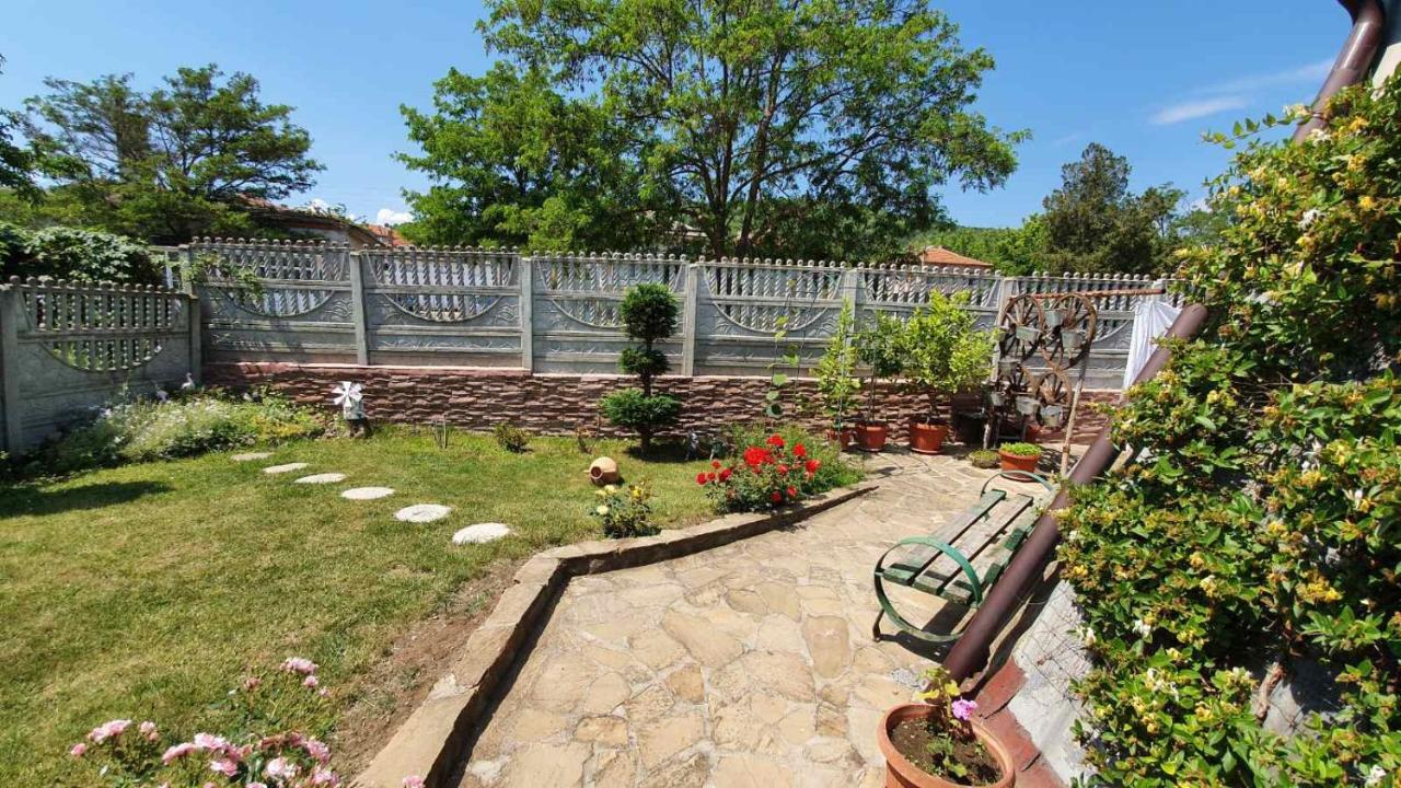 Marianas Guesthouse Obzor Exterior foto