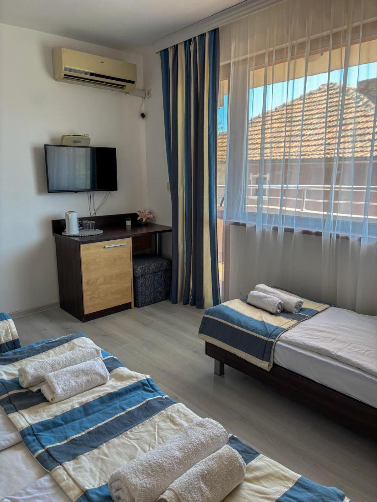 Marianas Guesthouse Obzor Exterior foto